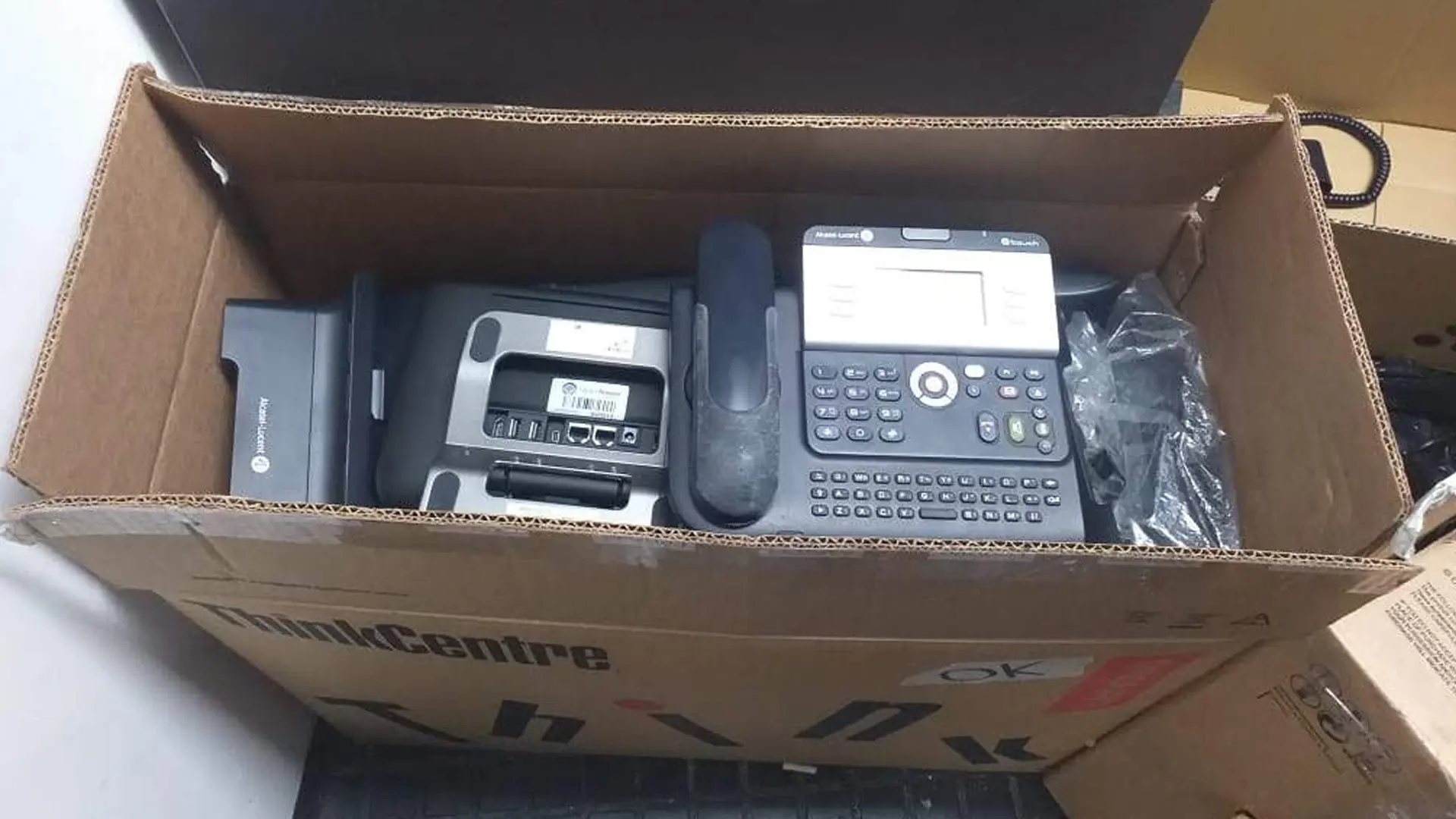 Chatarra electrónica: teléfonos y equipos